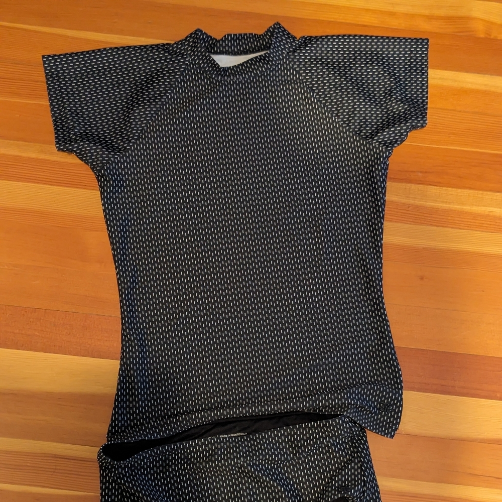 Midnight dash short sleeve rash guard